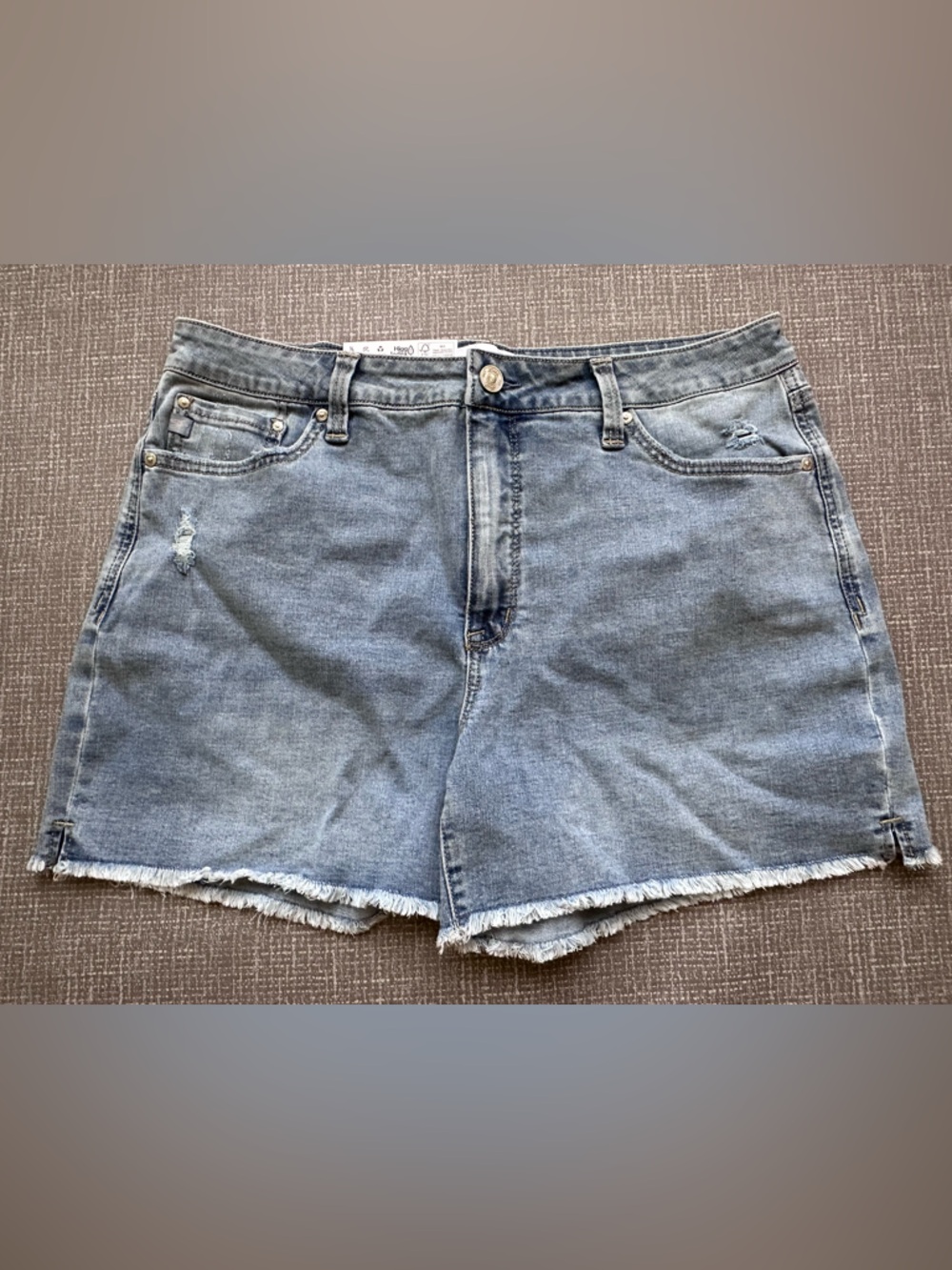 Seven7 Women’s High Rise Weekend Denim Shorts Size 14 NWT Frayed Hem